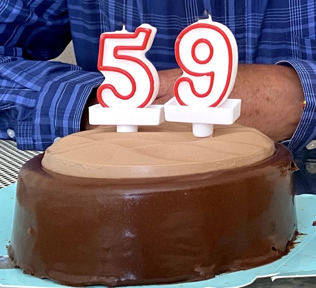 mateliba's tweet photo. Fue el último, hace seis años. Tres meses después nos dejaste.
Hoy, siento tu ausencia que todavía duele y busco refugio en los recuerdos que me dejaste. Una vida compartida de momentos felices.
Te quiero, para siempre.
Besos al infinito.
#9DeMarzo
#putocancer https://t.co/UvKusNqakk