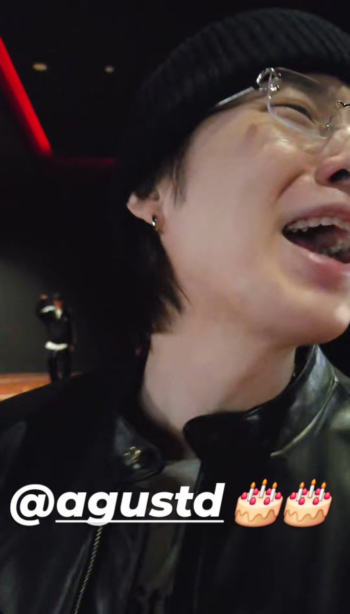 awkwardcatfriend⁷ tweet media