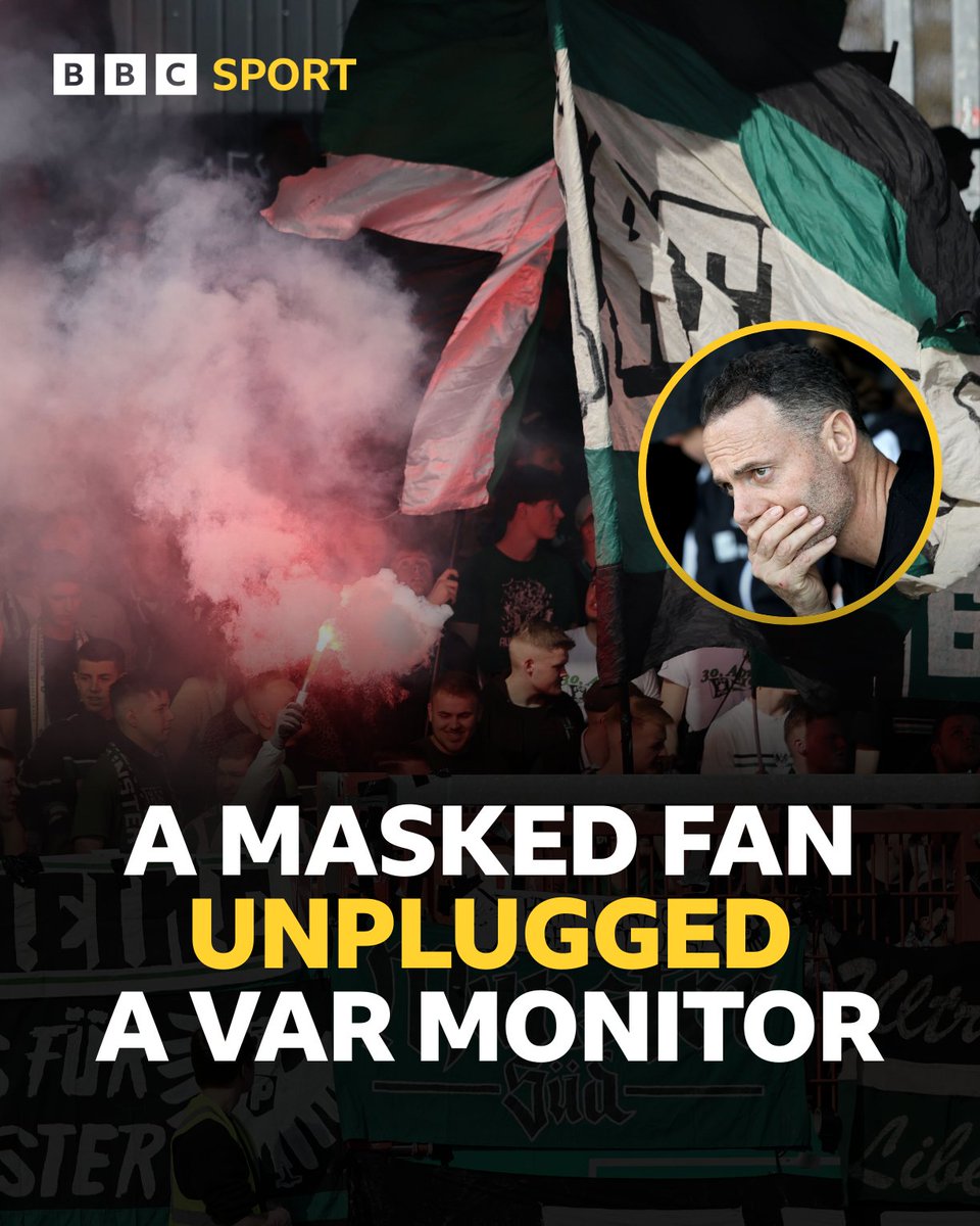 BBCMOTD's tweet photo. Not something you see every game 👀⁣
⁣
A strange VAR moment in Germany's second division 😳 https://t.co/hv3HJmjOrr