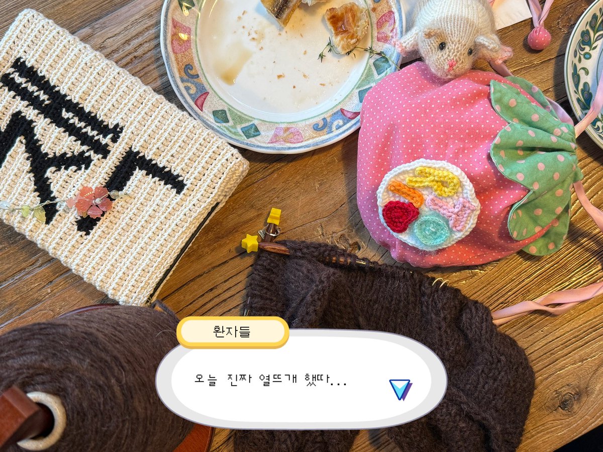 토리 tweet media