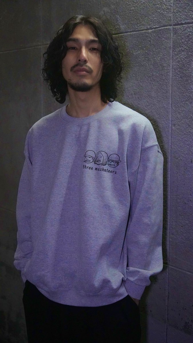 お疲れ様です、上杉です 前回のTシャツ同様に、我が社員の奇才ギャン鬼 