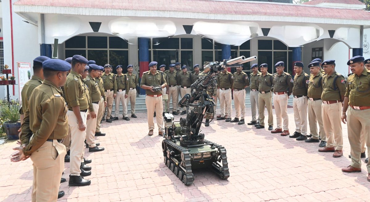 suryacommand's tweet image. "𝗦𝘁𝗿𝗲𝗻𝗴𝘁𝗵𝗲𝗻𝗶𝗻𝗴 𝗽𝗿𝗲𝗽𝗮𝗿𝗲𝗱𝗻𝗲𝘀𝘀 𝘁𝗵𝗿𝗼𝘂𝗴𝗵 𝗸𝗻𝗼𝘄𝗹𝗲𝗱𝗴𝗲 𝗮𝗻𝗱 𝗷𝗼𝗶𝗻𝘁 𝘁𝗿𝗮𝗶𝗻𝗶𝗻𝗴."

A one day Counter Improvised Explosive Device (#CIED) training cadre was conducted by 201 CEDU at Shingara Training School, Barabanki for 42 trainees of