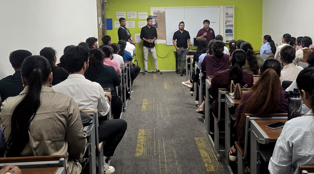 nmims_branding's tweet photo. Last week, our PGP class went behind the scenes at a #Flipkart warehouse for an immersive look into India’s e-commerce ecosystem. Seeing logistics, tech integration, and high-speed fulfilment in action was a true masterclass in operational excellence.

#SupplyChain #Logistics https://t.co/SqYG1X4Ded