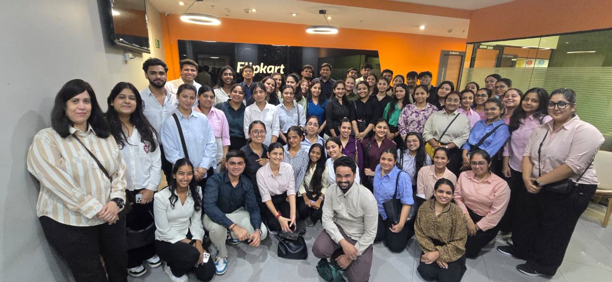 nmims_branding's tweet photo. Last week, our PGP class went behind the scenes at a #Flipkart warehouse for an immersive look into India’s e-commerce ecosystem. Seeing logistics, tech integration, and high-speed fulfilment in action was a true masterclass in operational excellence.

#SupplyChain #Logistics https://t.co/SqYG1X4Ded
