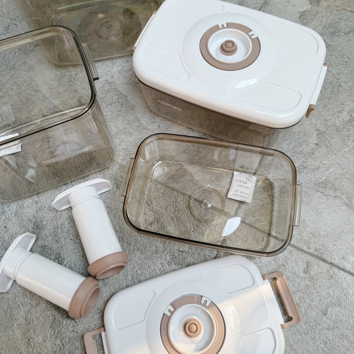 pntw951's tweet image. กล่องถนอมอาหารสุญญากาศ Namiko8082
ความจุ 1.2L + 2.1L ใส่อาหารได้จุใจ
พลาสติก AS ใส แข็งแรง
ฝา ABS + ยางซีลสุญญากาศ ปิดแน่น
ทนความร้อนสูงสุด 90°C

ใช้ได้ทั้งบ้าน ออฟฟิศ หรือพกไปปิกนิก 🍱

🧡 Shopee :  s.shopee.co.th/4LEUwk4dcr

#Namiko #Topvalue #กล่องถนอมอาหาร #กล่องเก็บอาหาร