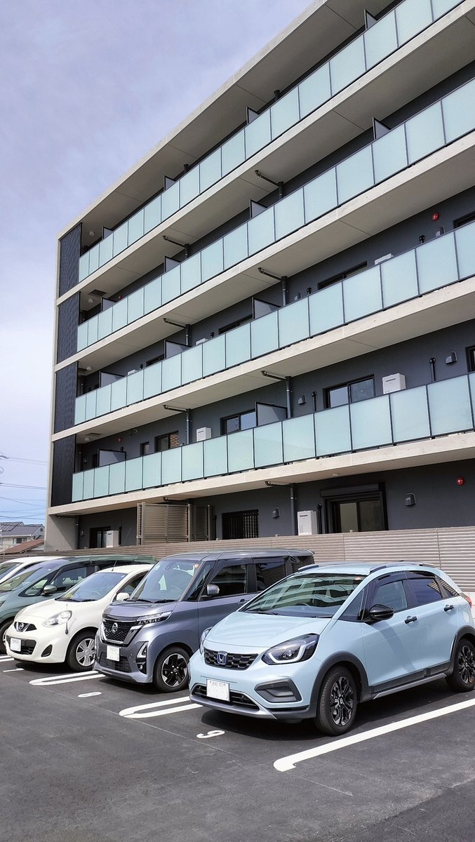 KawaiKazz's tweet photo. 一応これも仕事ｗ
新築賃貸マンションの豪華な内覧会のあとの「かどや」の遠州焼きと餃子は庶民感覚にリセットするには大事なルーティンです☺️ https://t.co/1BWHDhZ8ba