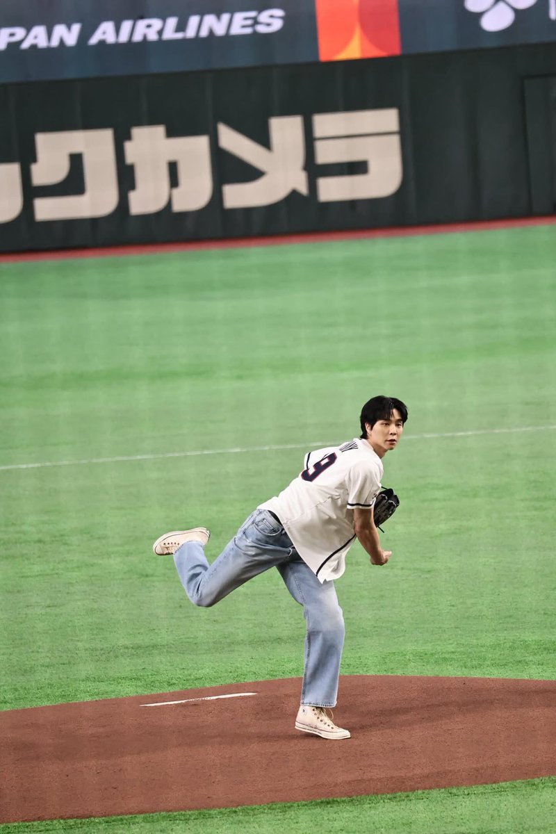 ภาพอย่างสวย ไปเจอมาใน threads

JOHNNY SUH WBC FIRST PITCH
#JohnnySuhFor2026WBC #JOHNNY
#WorldBaseballClassic     
<a href="/MLB/">MLB</a> <a href="/MLBKOR/">MLB Korea</a> <a href="/WBCBaseball/">World Baseball Classic</a>