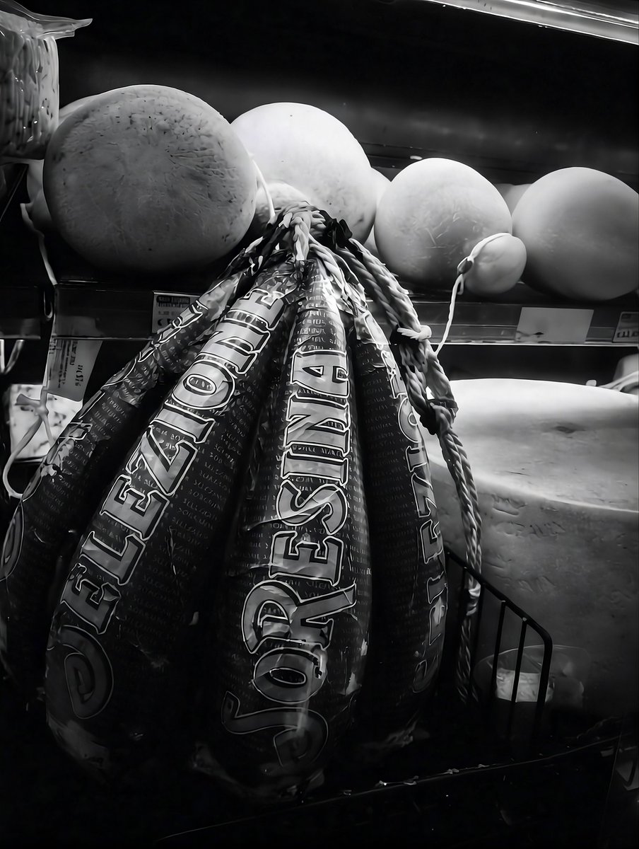 alfredo45897708's tweet image. "Bound in shadow.
A sack of secrets tied by old ropes, guarded by forgotten floats. The warehouse waits. 🪢🌑
#blackandwhite #urbandecay #abandoned"