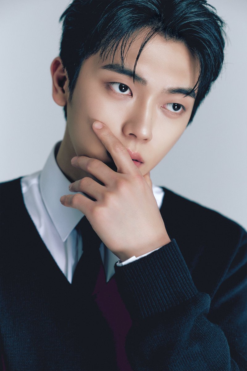╭ ◜◝ ͡ ◜◝ ͡  ◜◝ ╮                                            ╭ ◜◝ ͡ ◜◝ ͡  ◜◝ ╮
　   역시 난 ...                                                         잘생겼어 ...
╰ ◟◞ ͜  ◟ ͜   ◟◞ ╯                                             ╰ ◟◞ ͜  ◟ ͜   ◟◞ ╯
