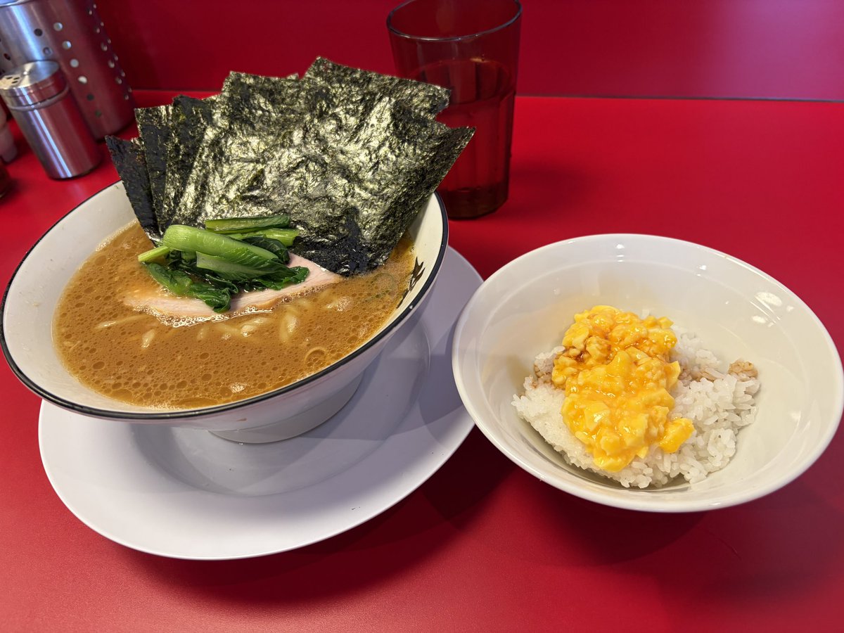 roichiyu's tweet photo. 家系ラーメン　王道家直系　修
ラーメン
全部普通
半玉子まぶし
のり
家系が食べたくなった
久しぶり
ここに来ると半玉子を食べる
なんでだろ
美味しかったです
ごちそうさまでした
山岡家はたぶん家系じゃないです https://t.co/wdrdaqx1Vv