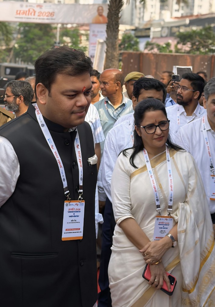 11Affy's tweet photo. “प्रगति – आत्म सम्मान से समानता तक”

अंतरराष्ट्रीय महिला दिवस के अवसर पर Lucknow के Dayal Gateway में आयोजित कार्यक्रम में माननीय बेसिक शिक्षा मंत्री Sandeep Singh ने प्रदेश भर से आए सभी मंडल विजेताओं को सम्मानित किया।
#InternationalWomensDay @basicshiksha_up @thisissanjubjp https://t.co/ujuYc3lJNA