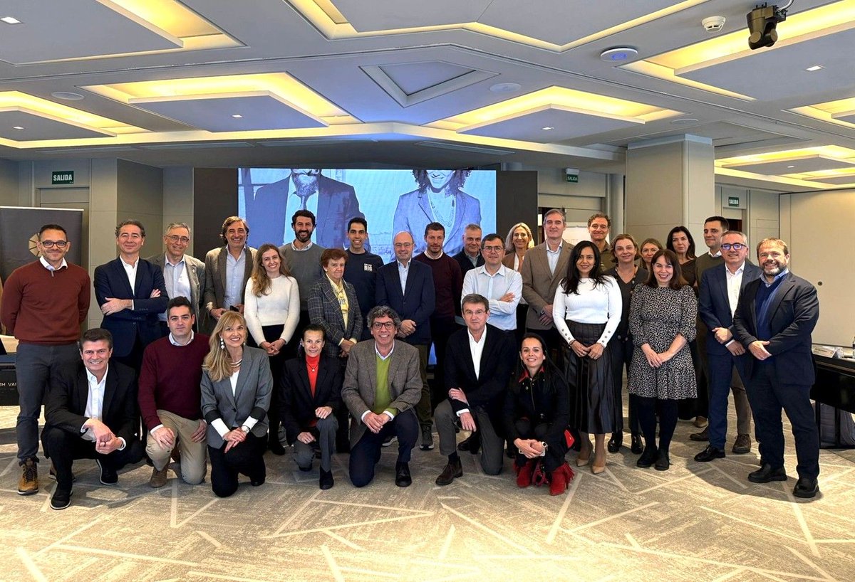 IGobernanzaEmp's tweet photo. 🔝 ¡Pistoletazo de salida a la 38ª edición en #Valencia!

Nuevos participantes de la #AcreditaciónInternacional: gracias por vuestra confianza, por compartir vuestra experiencia y espíritu crítico. 💫

Arrancamos un camino de transformación. Bienvenidos/as a bordo!!! https://t.co/w68vERGD2J