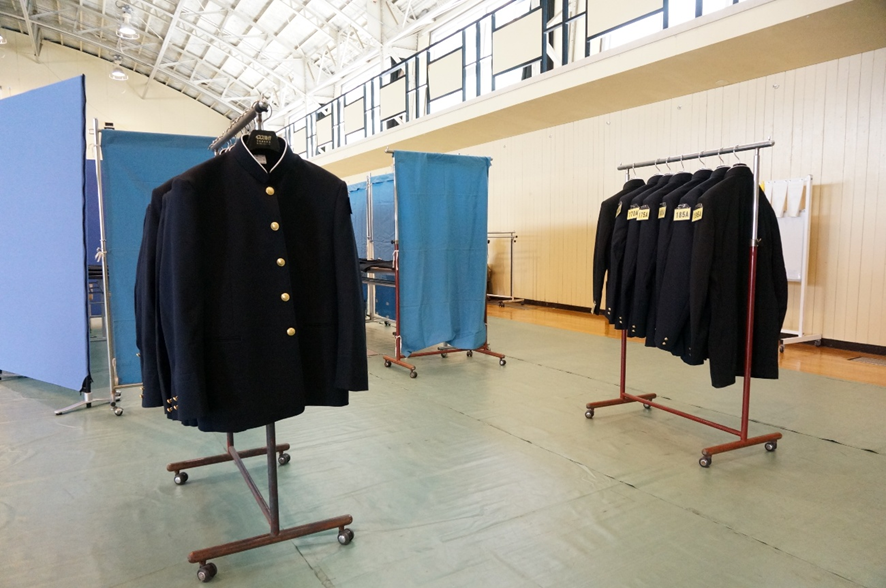 toba_kosen's tweet photo. 2026/3/9
令和8年4月鳥羽商船高等専門学校に入学する
中学生のために
📚入学前説明会
👔制服・靴の採寸
📖教科書の配布
💬入学前相談会
を実施しました😊

新年度に向けて
少しずつ準備が始まっています⚓️🌸

#高専 #鳥羽商船高専 #入学 https://t.co/2g27WuTIFD