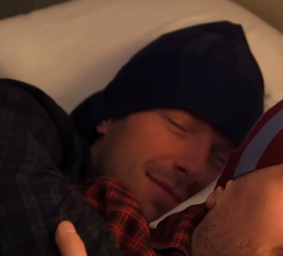 Daily Chris Martin Aesthetic tweet media