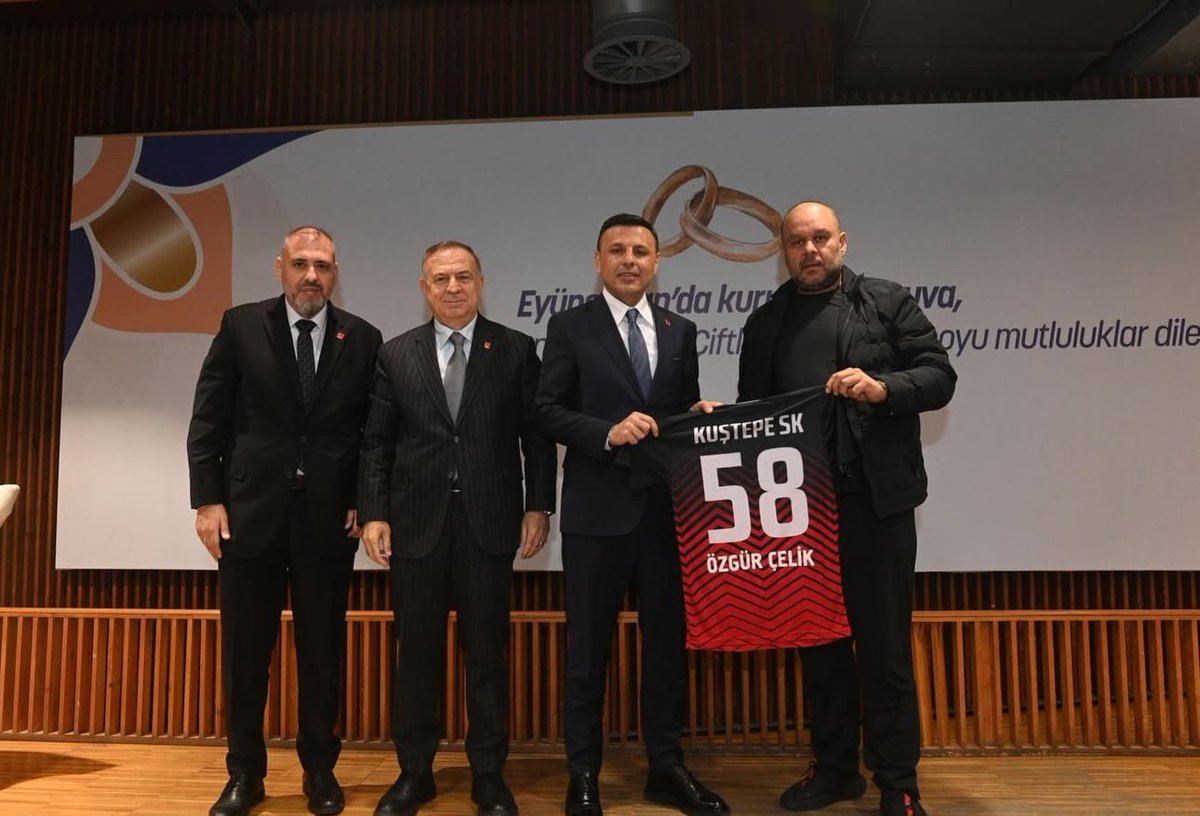 CHP İstanbul Milletvekilimiz ve Genel Başkan Yardımcımız Sn. Gökan Zeybek ve İstanbul İl Başkanımız Sn. Özgür Çelik’in teşrifleriyle, Roman toplumunun temsilcileri olan dernek başkanlarımız ve kanaat önderlerimizle kapsamlı bir istişare toplantısı gerçekleştirdik.
Toplantı