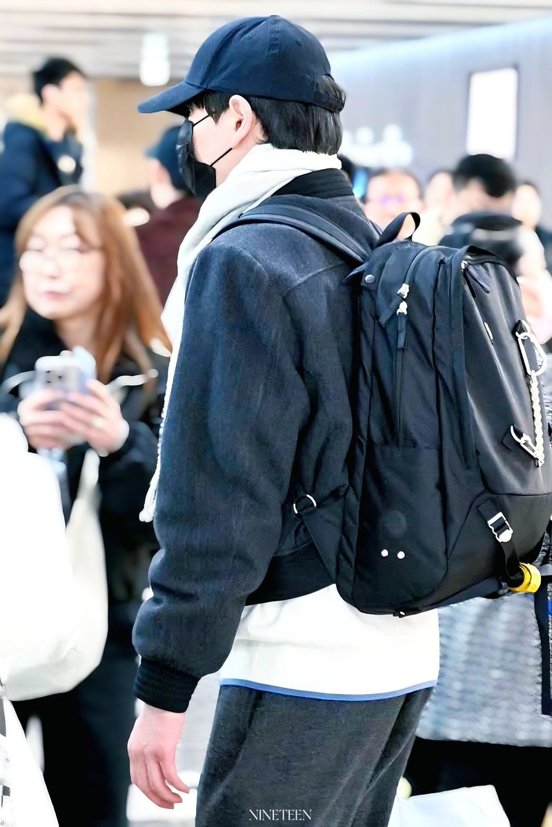 260309 김포 도착
수고했어용~

#규현  #KYUHYUN 
#キュヒョン #圭贤