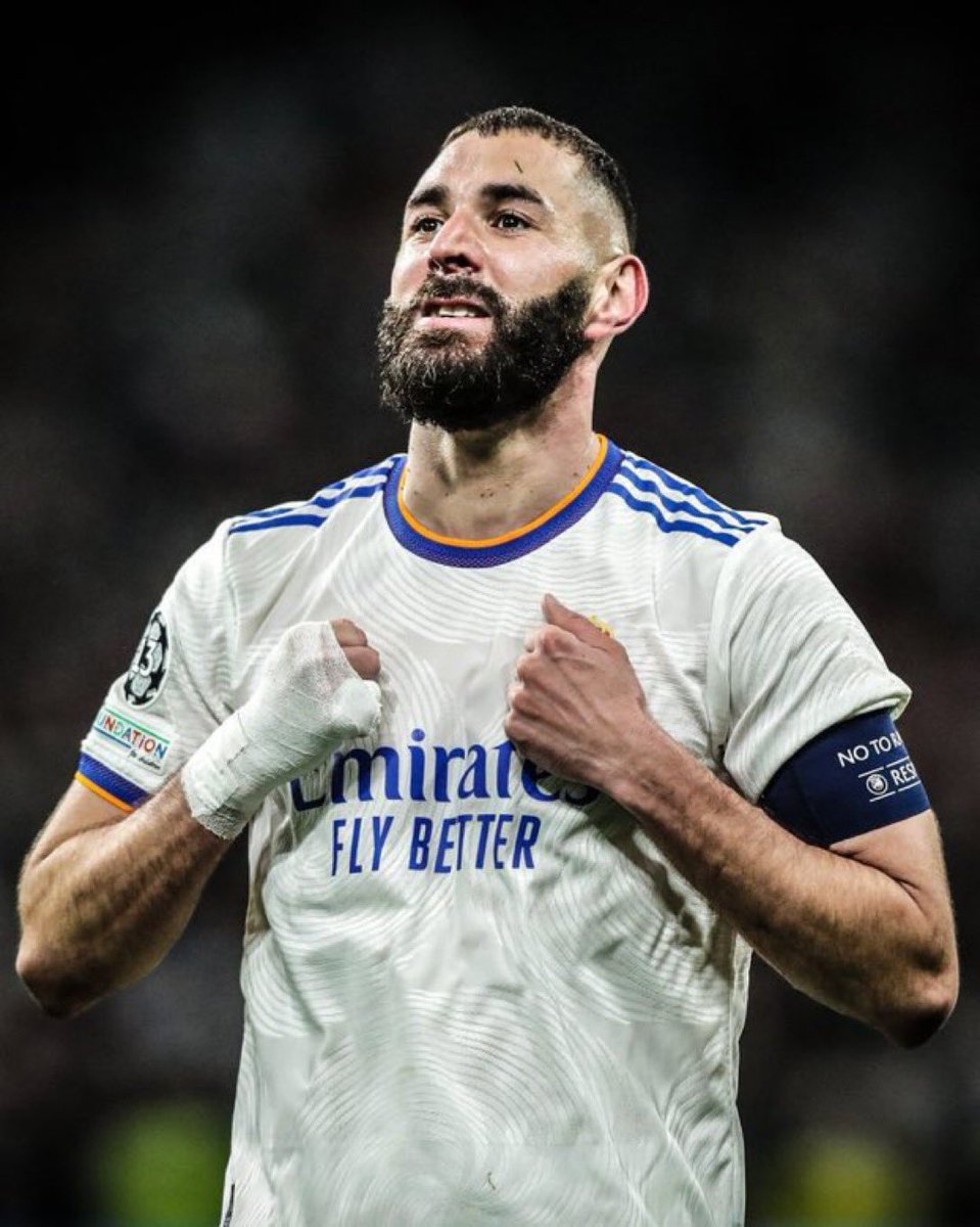 TouchlineX's tweet photo. ✨ 𝗢𝗡 𝗧𝗛𝗜𝗦 𝗗𝗔𝗬 𝟰 𝗬𝗘𝗔𝗥𝗦 𝗔𝗚𝗢: Paris Saint-Germain were leading 2-0 on aggregate at the Bernabéu, until Karim Benzema scored a hattrick in 17 minutes, sending Real Madrid to the Quarter Finals of the Champions League! https://t.co/rTkVBpM9IN