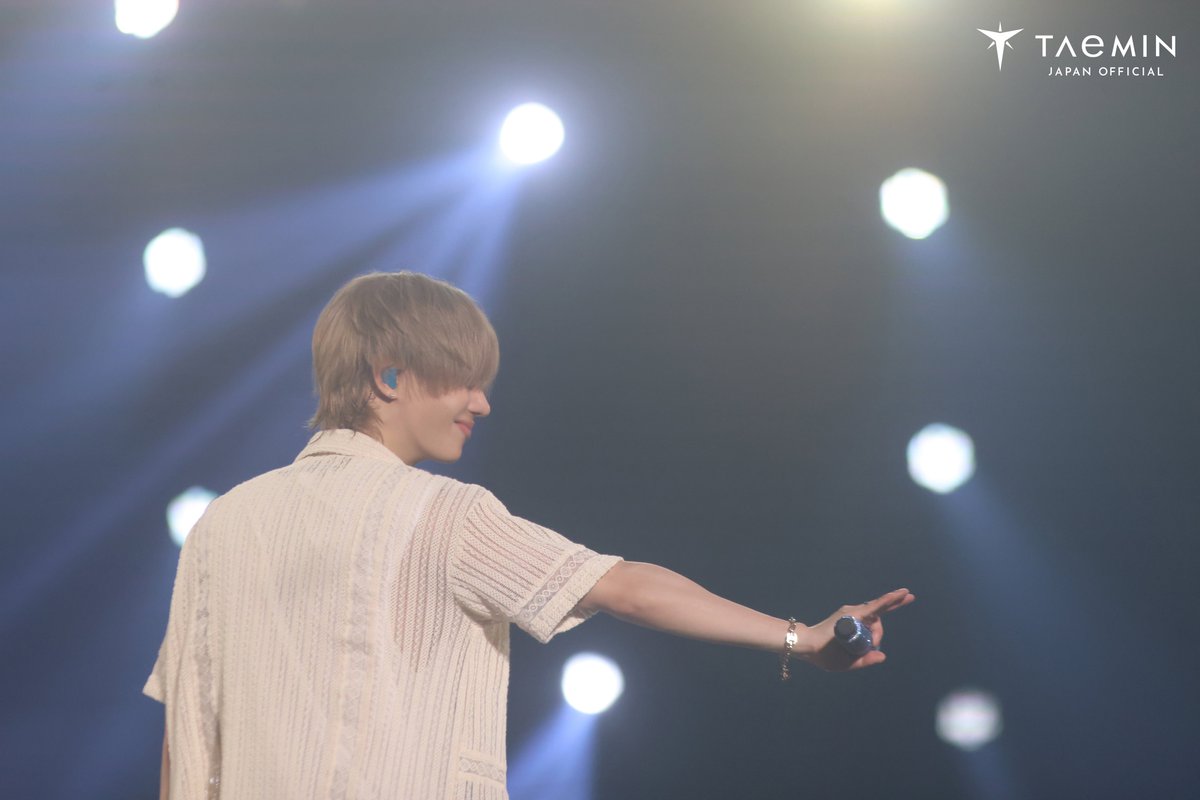 Behind Taemin tweet media