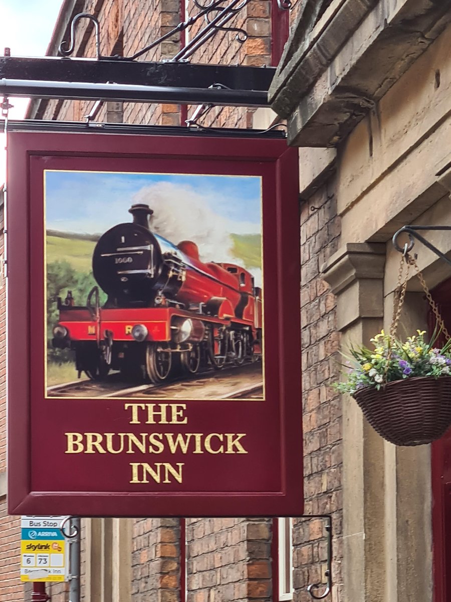 GBbooze's tweet image. The Brunswick Inn, 1 Railway Terrace, #Derby 🍻 🚂
Built in 1841 it is the oldest purpose-built railway pub in the world. It is part of the original Midland Railway Village. Carefully restored, it is owned by Everards, while an on-site brewery is managed separately.