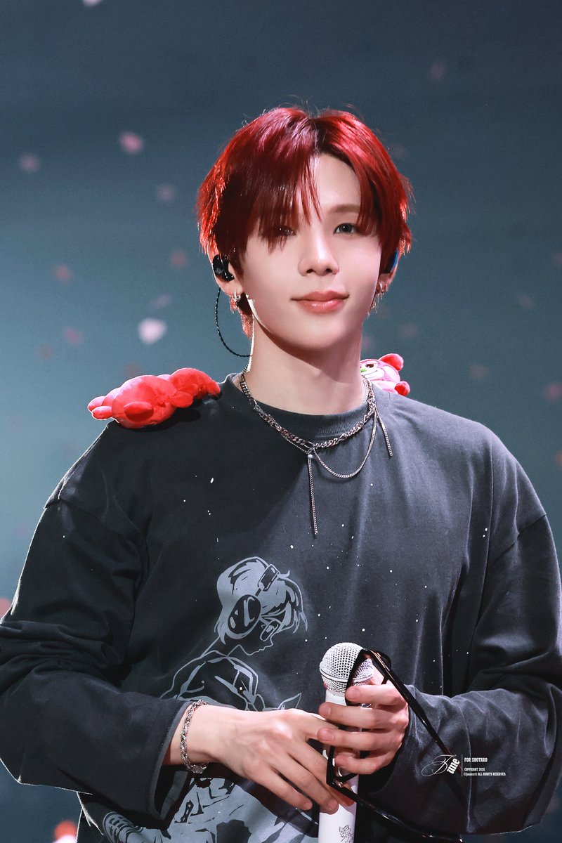 ᴊᴜɴᴇ. tweet media