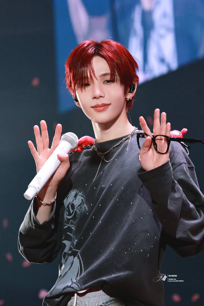 ᴊᴜɴᴇ. tweet media