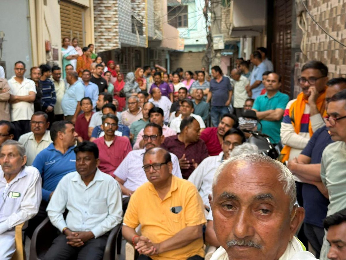 kartarbjp46's tweet photo. सी-1 ब्लॉक, आयानगर में RWA व क्षेत्रवासियों के साथ बैठक में शामिल हुआ।
क्षेत्र के विकास, जनसमस्याओं व उनके समाधान पर सार्थक चर्चा हुई।
सभी के सहयोग से क्षेत्र की जनसुविधाओं को बेहतर बनाने के लिए निरंतर प्रयास जारी रहेंगे। 🙏
#Ayanagar #RWAMeeting #JanSamvad #AreaDevelopment https://t.co/FA8ixPNyPp