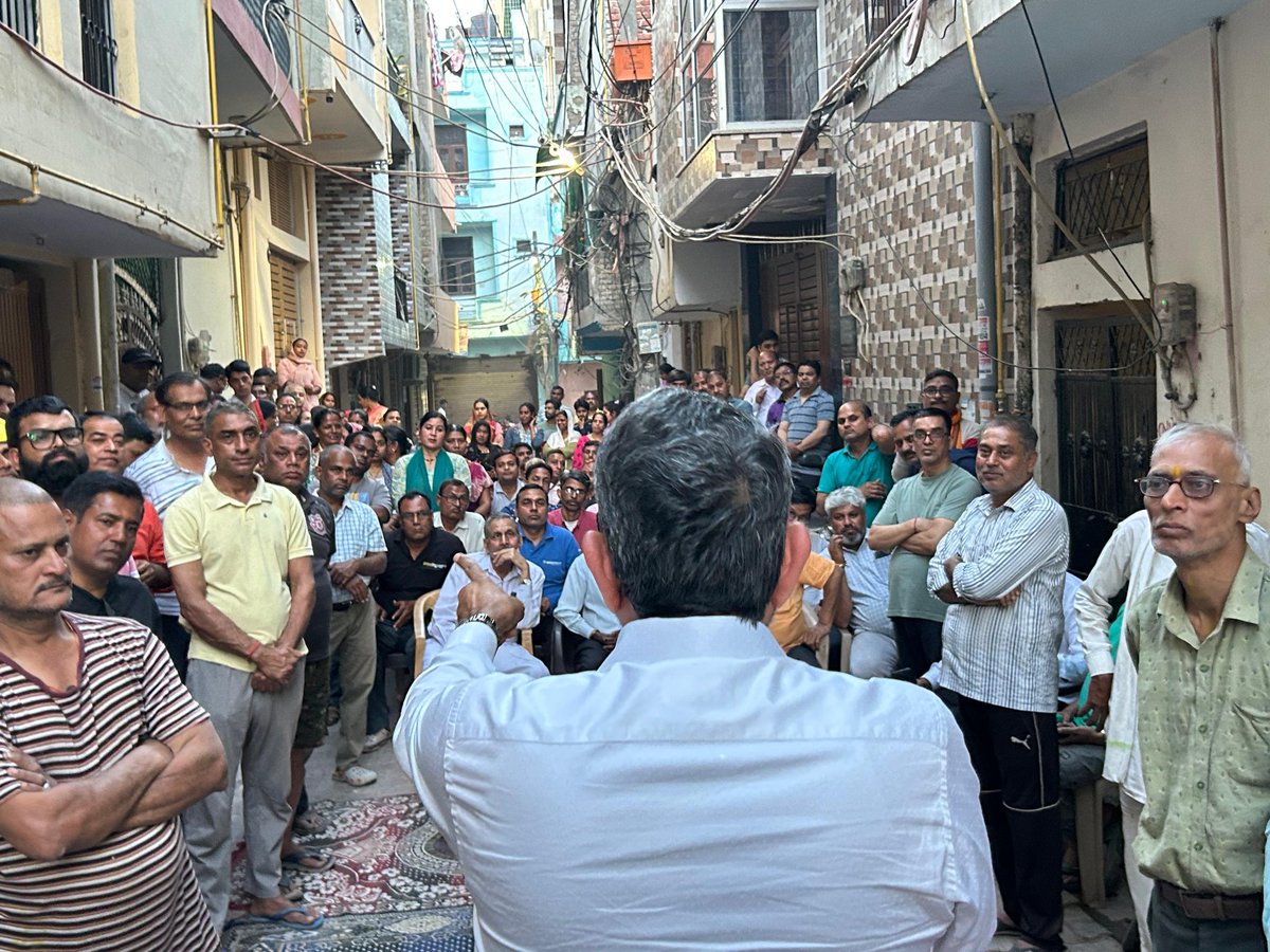 kartarbjp46's tweet photo. सी-1 ब्लॉक, आयानगर में RWA व क्षेत्रवासियों के साथ बैठक में शामिल हुआ।
क्षेत्र के विकास, जनसमस्याओं व उनके समाधान पर सार्थक चर्चा हुई।
सभी के सहयोग से क्षेत्र की जनसुविधाओं को बेहतर बनाने के लिए निरंतर प्रयास जारी रहेंगे। 🙏
#Ayanagar #RWAMeeting #JanSamvad #AreaDevelopment https://t.co/FA8ixPNyPp