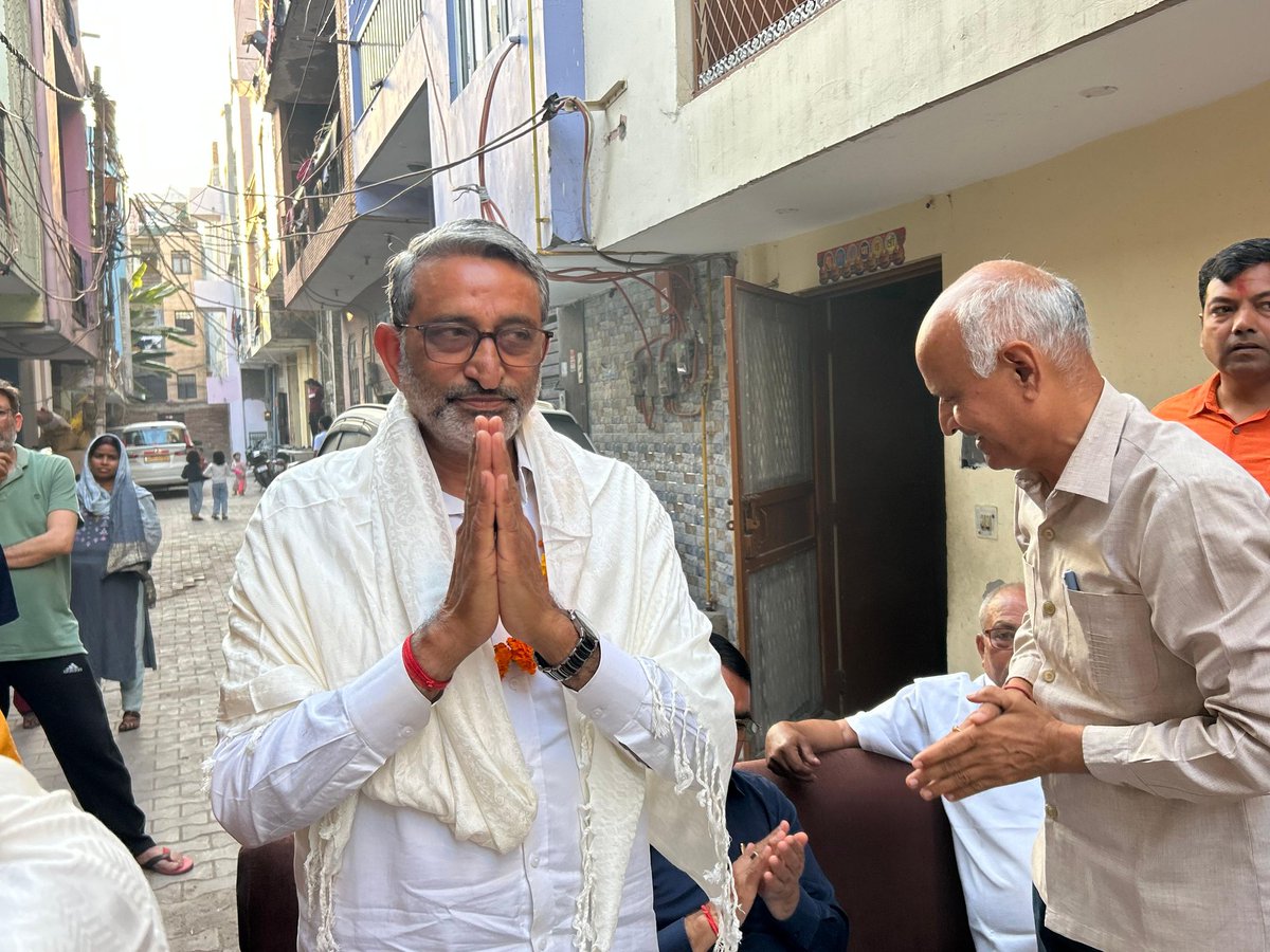 kartarbjp46's tweet photo. सी-1 ब्लॉक, आयानगर में RWA व क्षेत्रवासियों के साथ बैठक में शामिल हुआ।
क्षेत्र के विकास, जनसमस्याओं व उनके समाधान पर सार्थक चर्चा हुई।
सभी के सहयोग से क्षेत्र की जनसुविधाओं को बेहतर बनाने के लिए निरंतर प्रयास जारी रहेंगे। 🙏
#Ayanagar #RWAMeeting #JanSamvad #AreaDevelopment https://t.co/FA8ixPNyPp