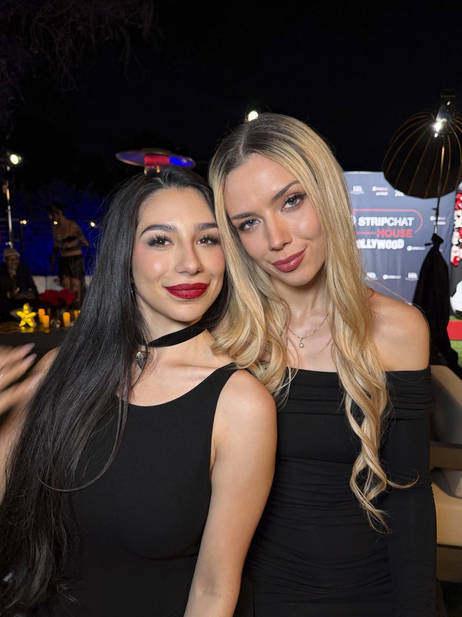 Stripchat.com 📸 🎥 tweet media