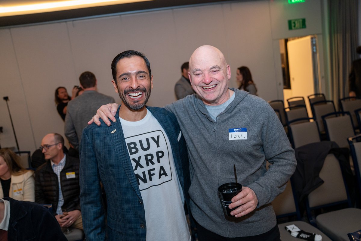 rayfuentes tweet media