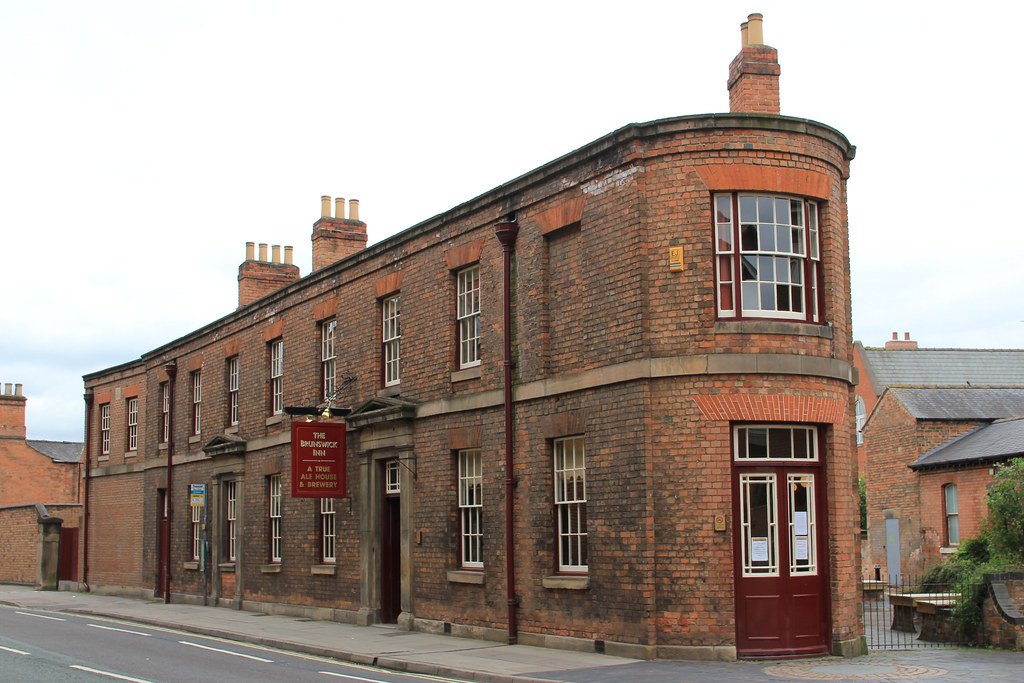 GBbooze's tweet image. The Brunswick Inn, 1 Railway Terrace, #Derby 🍻 🚂
Built in 1841 it is the oldest purpose-built railway pub in the world. It is part of the original Midland Railway Village. Carefully restored, it is owned by Everards, while an on-site brewery is managed separately.