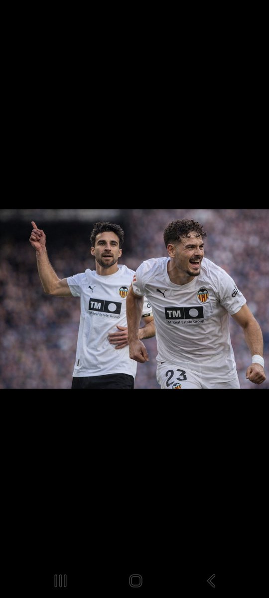 uriagut's tweet photo. Cömert and Ugrinic have cemented their places in Valencia's starting eleven and are knocking on Murat Yakin's door for a spot in the next World Cup squad🇨🇭. Yesterday, the center-back scored a decisive goal in his team's 3-2 victory against Alavés. @nati_sfv_asf @News_SFL https://t.co/OFV7WedecE