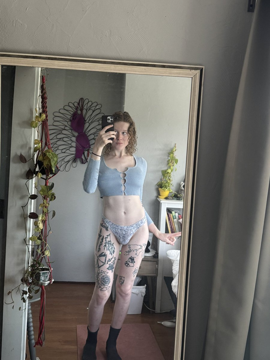 pretty allie 🍓 tweet media