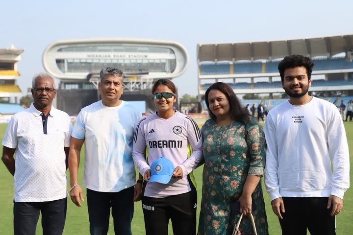 Sayali_Satghare's tweet photo. Faith makes all things possible
ODI cap no.152
Living the dream..
10.1.2025
#godiskind #grateful #justabeginning #T20WorldCup2026final #INDvsNZ #InternationalWomensDay https://t.co/BUnEnd5OTa