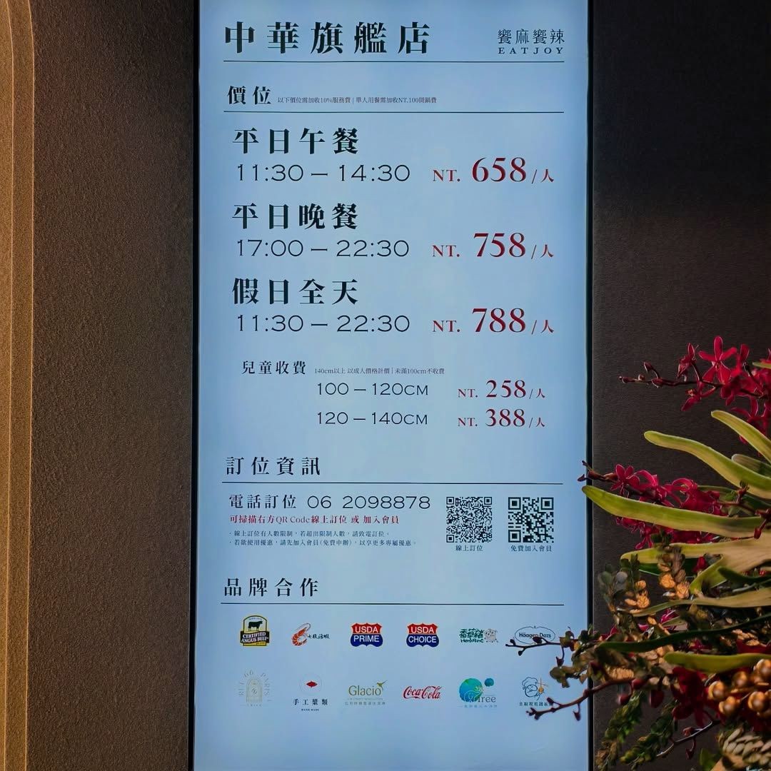 mirabalmoreno's tweet photo. Truth of life: nothing a bite of tiramisucan't fix; if one can't, take two。melt-in-your-mouth！🪑 https://t.co/VBxf2bmfgL