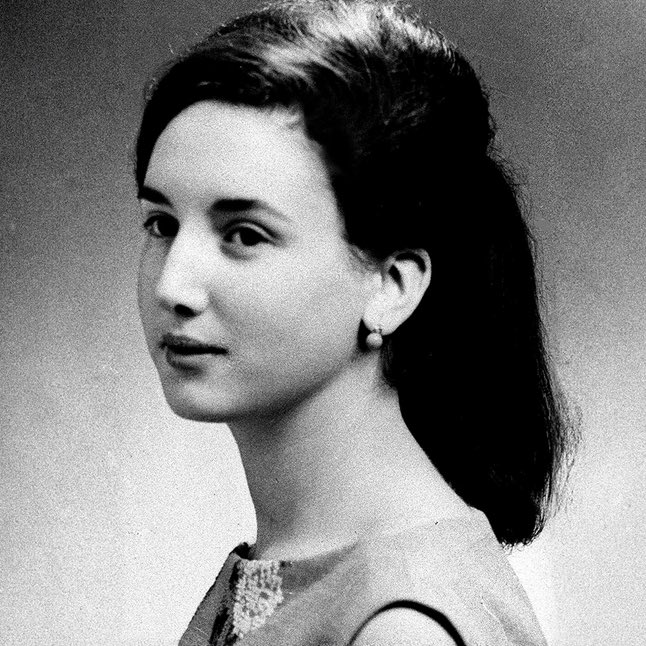 เรื่องนี้อยากให้อ่าน

ผู้หญิงคนนี้ถูกผู้ชายฉุด ลักพาตัวไปข่มขืน 7 วัน แล้วถูกกฎหมายบังคับให้แต่งงานกับผู้ชายที่ข่มขืนตัวเอง แต่เธอเลือกที่จะตอบว่า “ไม่แต่ง” กลายเป็นจุดเปลี่ยนชะตากรรมของผู้หญิงอิตาลีทั้งประเทศ (อ่านต่อ)