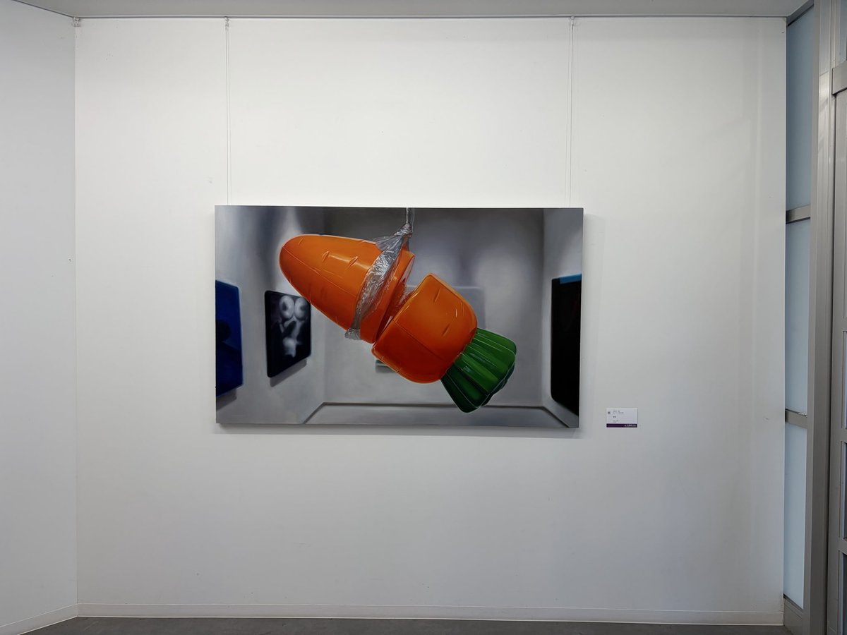 流れる季節の真ん中ですね。
本日は女子美卒展最終日です。
833教室の方にはポートフォリオも設置しております。
是非お越しください。