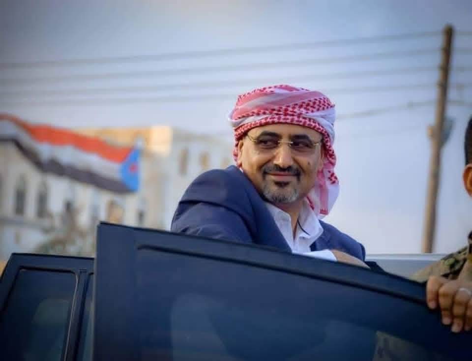 لما يكون القائد نقي ومخلص للوطن 
كل تفاصيل المنعطقات التي يواجه سيتحوزها بكل ثقه حتى يوصل نهايه الطريق المكلف فيه حفظ الله القائد عيدروس ابن قاسم الزبيدي وباذن الله العوده قريب اسبشرو بالخير