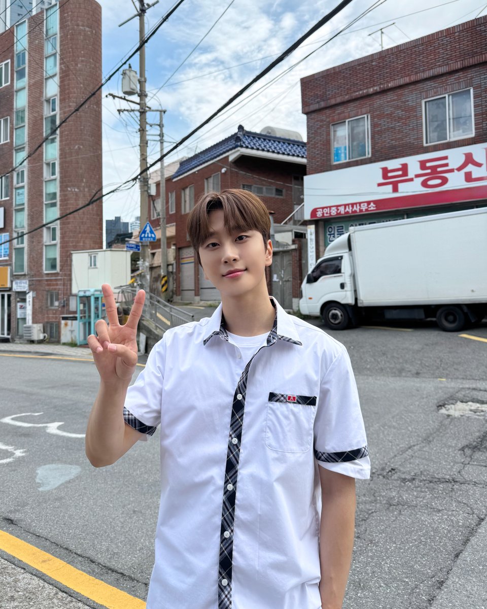 jflo_ent's tweet image. 진권 배우가 출연하는 드라마 &amp;lt;내가 너를 원해서&amp;gt;가 오늘 12시 첫 방송됩니다🤍

설레는 마음을 담아 비하인드 컷을 선공개합니다📸💓

🔜 &amp;lt;내가 너를 원해서&amp;gt; 낮 12시 헤븐리에서🪽

#진권 #Jinkwon #내가너를원해서
#제이플로엔터테인먼트 #jfloentertainment