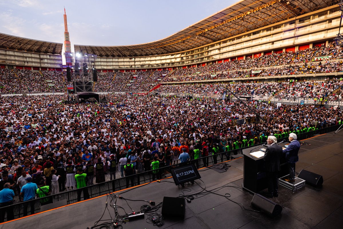 Franklin Graham tweet media