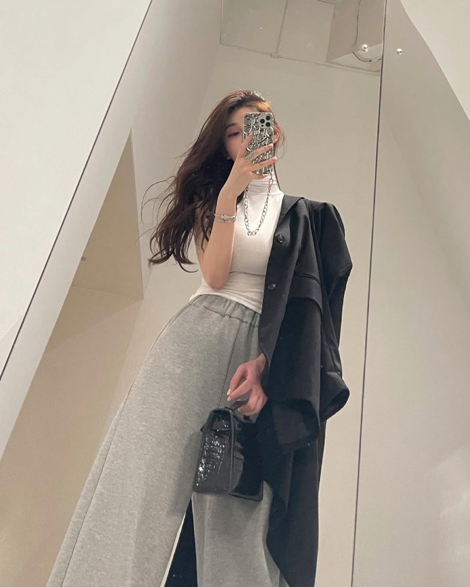 Alsya - move tweet media