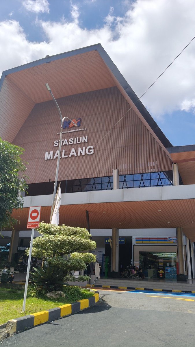 Alsya - move tweet media