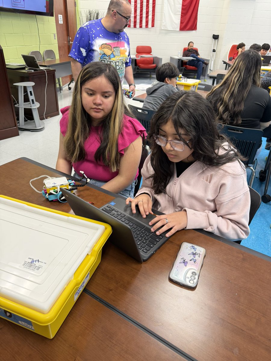 ᑕᒪEᗰ Gᗩᖇᘔᗩ 💻 tweet media