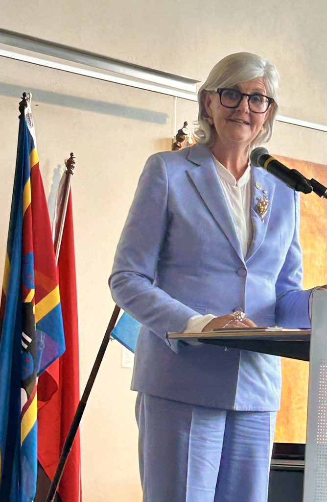 Sarah MacIntosh tweet media