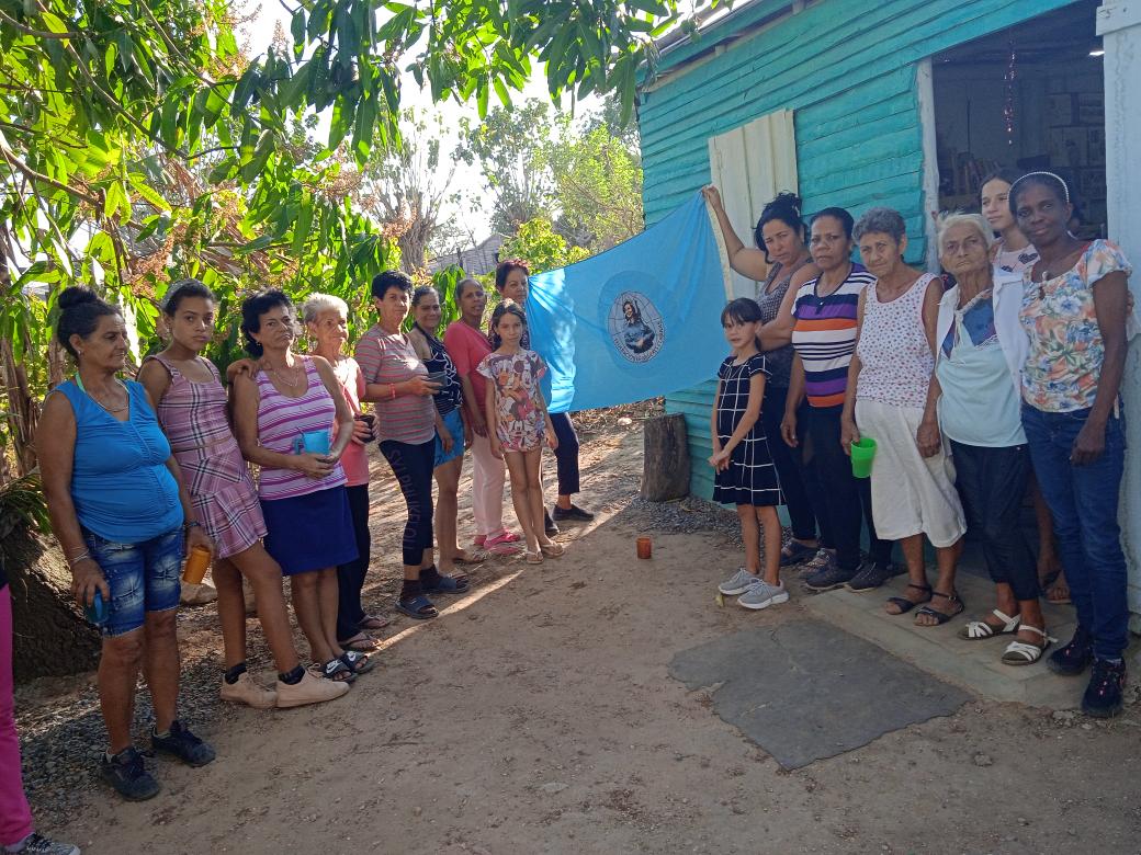 YaraLorenz43149's tweet photo. Las federadas #Sanluiseñas del proyecto de la Raíz al Cielo del Bloque Isabel Rubio perteneciente al Consejo Popular Santa Fé celebramos hoy el día Internacional de la Mujer
#MujeresEnRevolución
#fmcsanluis https://t.co/3RpEhf7tSH