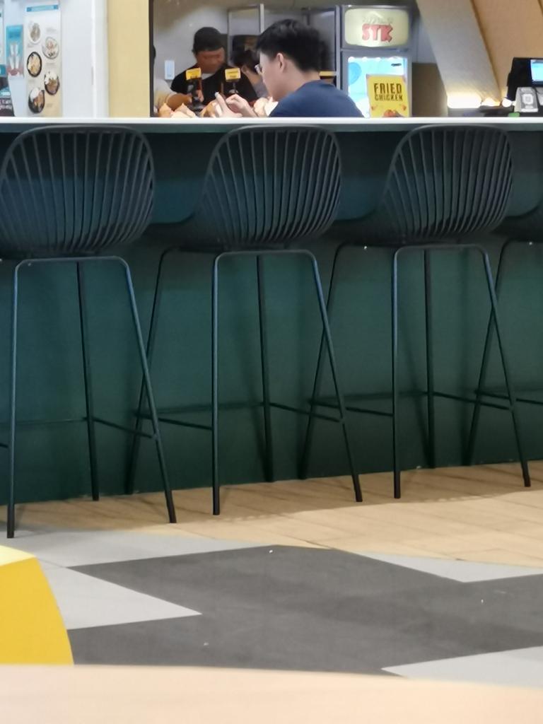 Capri_009's tweet photo. hi to this chinito cutie who ordered his food at yuki, please send me a message if you are here #altercebu https://t.co/FBUuloDilV