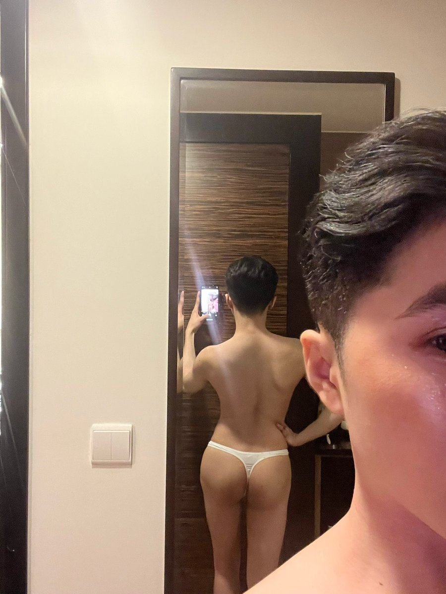 sanminsg's tweet photo. Muốn tìm 1 anh làm bồ🤭🤭🤭 https://t.co/0zfxPWSuf2