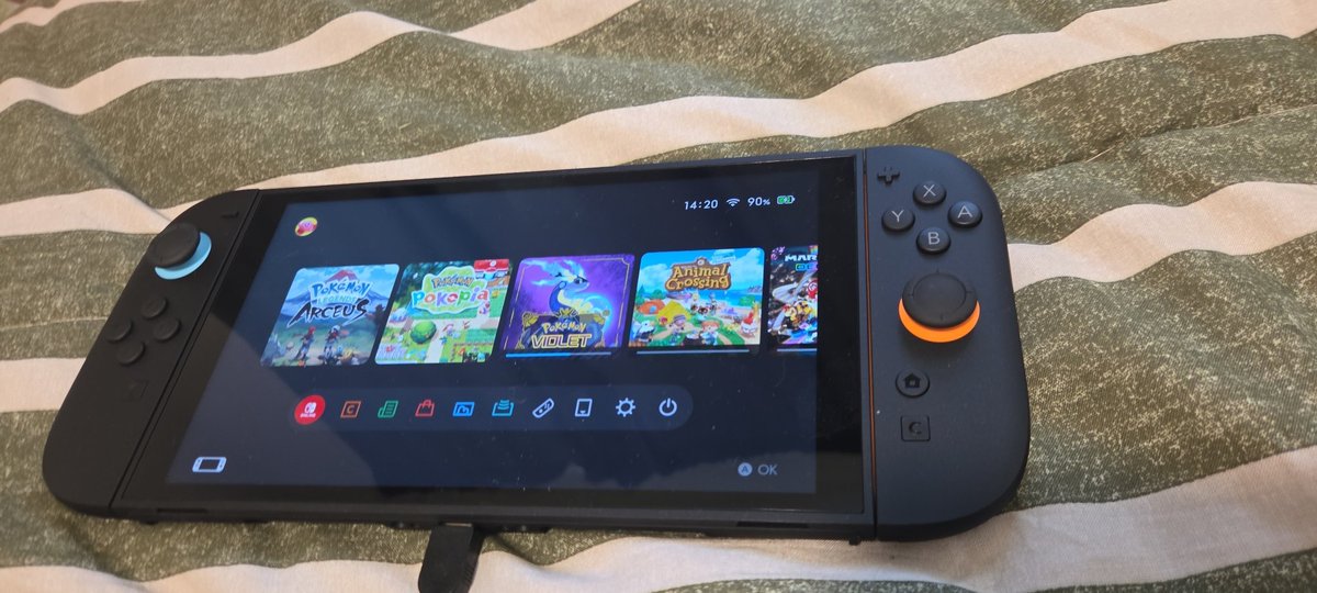 NoahMidge's tweet photo. My Partner got me a Switch for my birthday! https://t.co/mkiQ3xzp3K