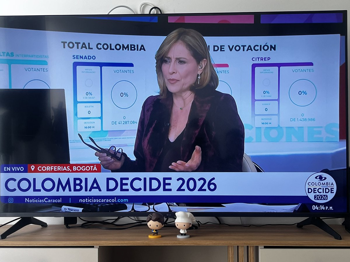 Cada Colombiano debería tener, en la sala de su casa, una foto de Malú en la Registraduría. Es patrimonio nacional.