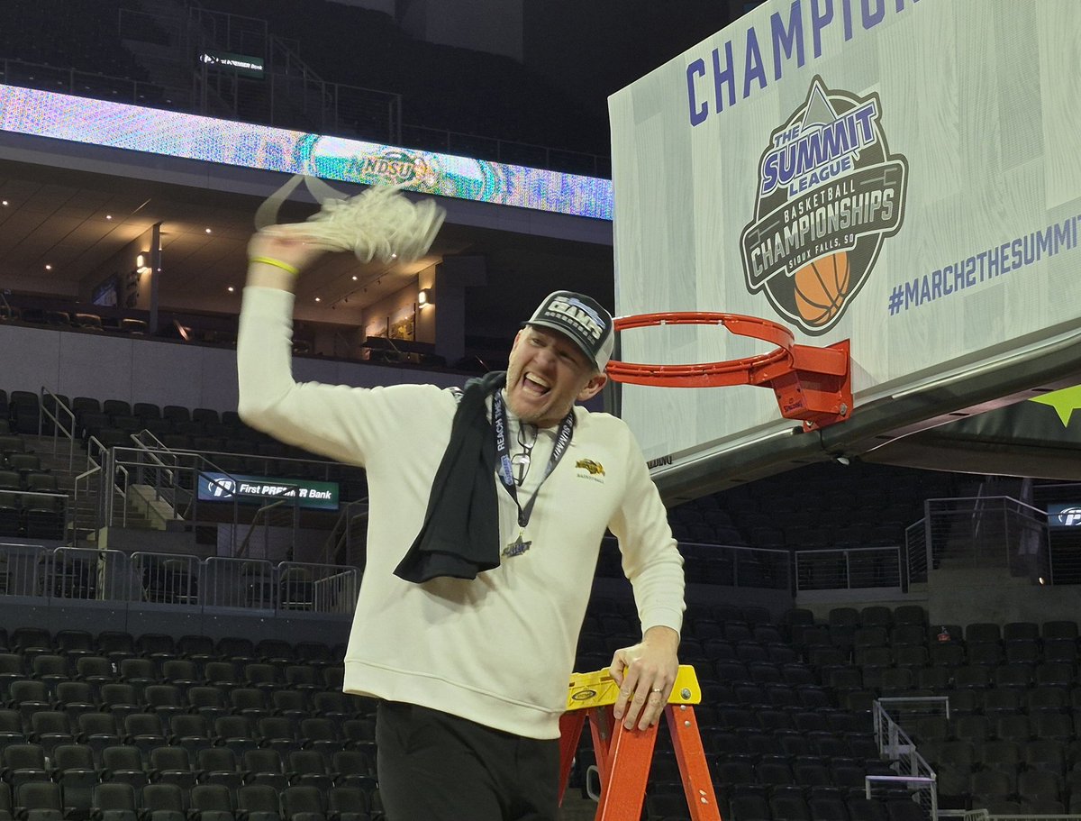 BisonReport's tweet photo. That feeling when you're headed back to The Dance @CoachRichman https://t.co/1Vqcib61FW